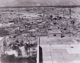 Hiroshima atomipommin jäljiltä.