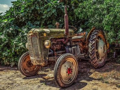 tractor-2390842_1280.jpg